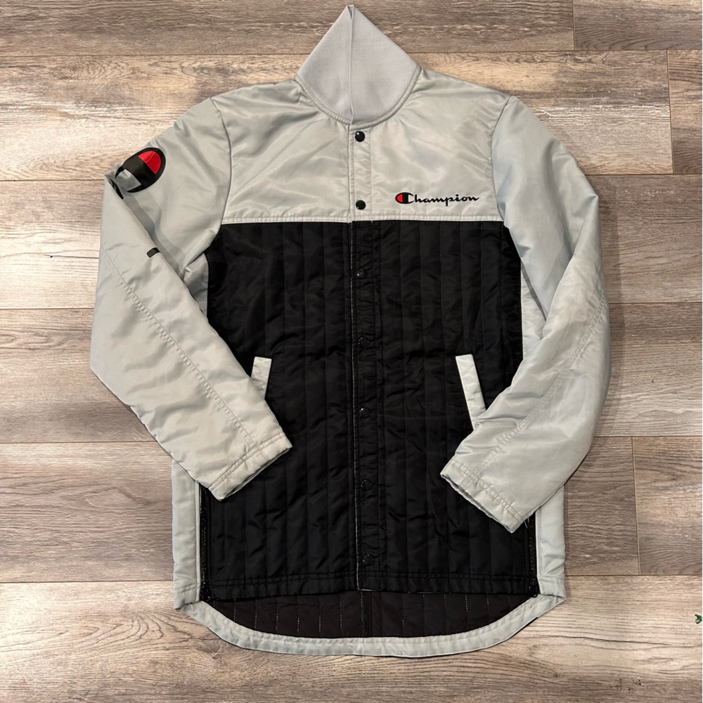Champion Men's Colorblocked Jacket Size M Side Zippers Scalloped Bottom Blk/Grey